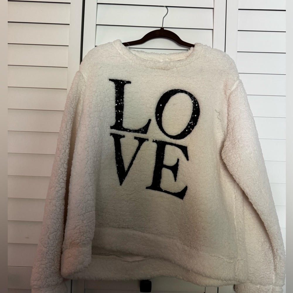 LOVE SWEATER.  Venus